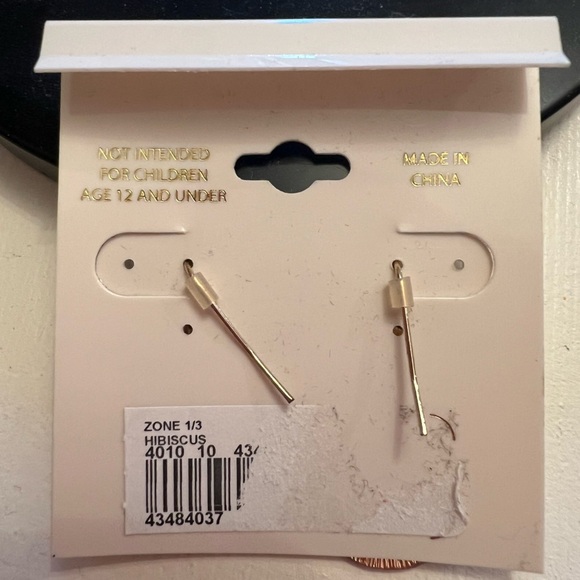 Versona Hibiscus Red and Gold Teardrop Earrings NWT - Picture 2 of 2